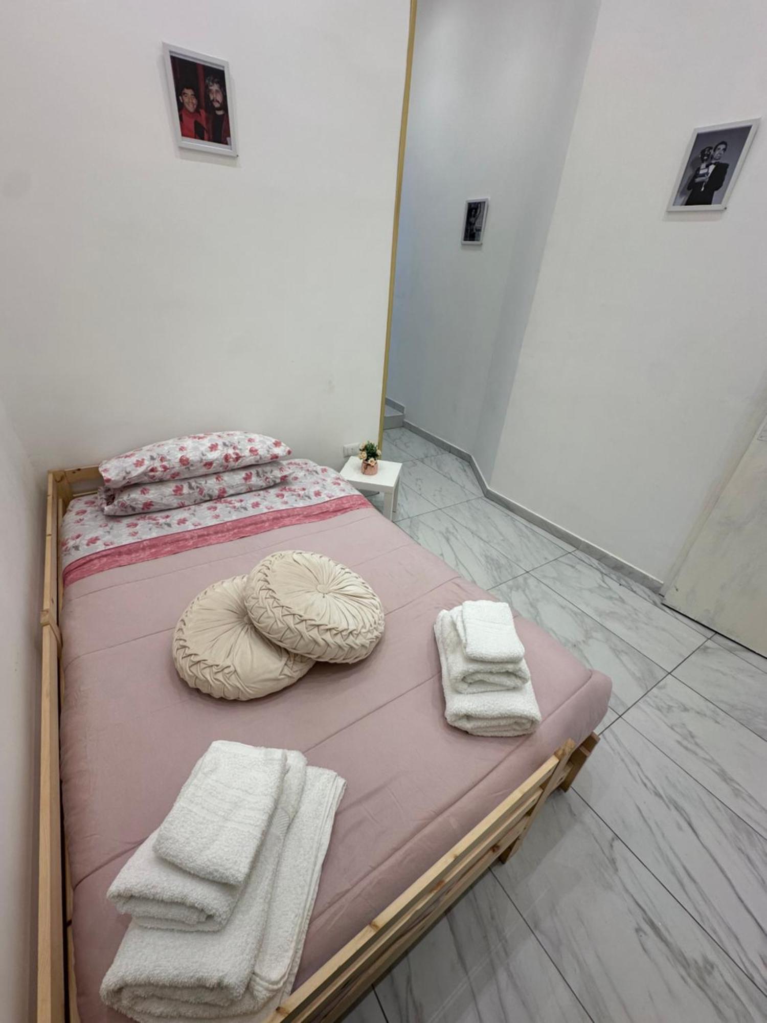 Apartamento Residenza Marvin De Curtis Nápoles Exterior foto