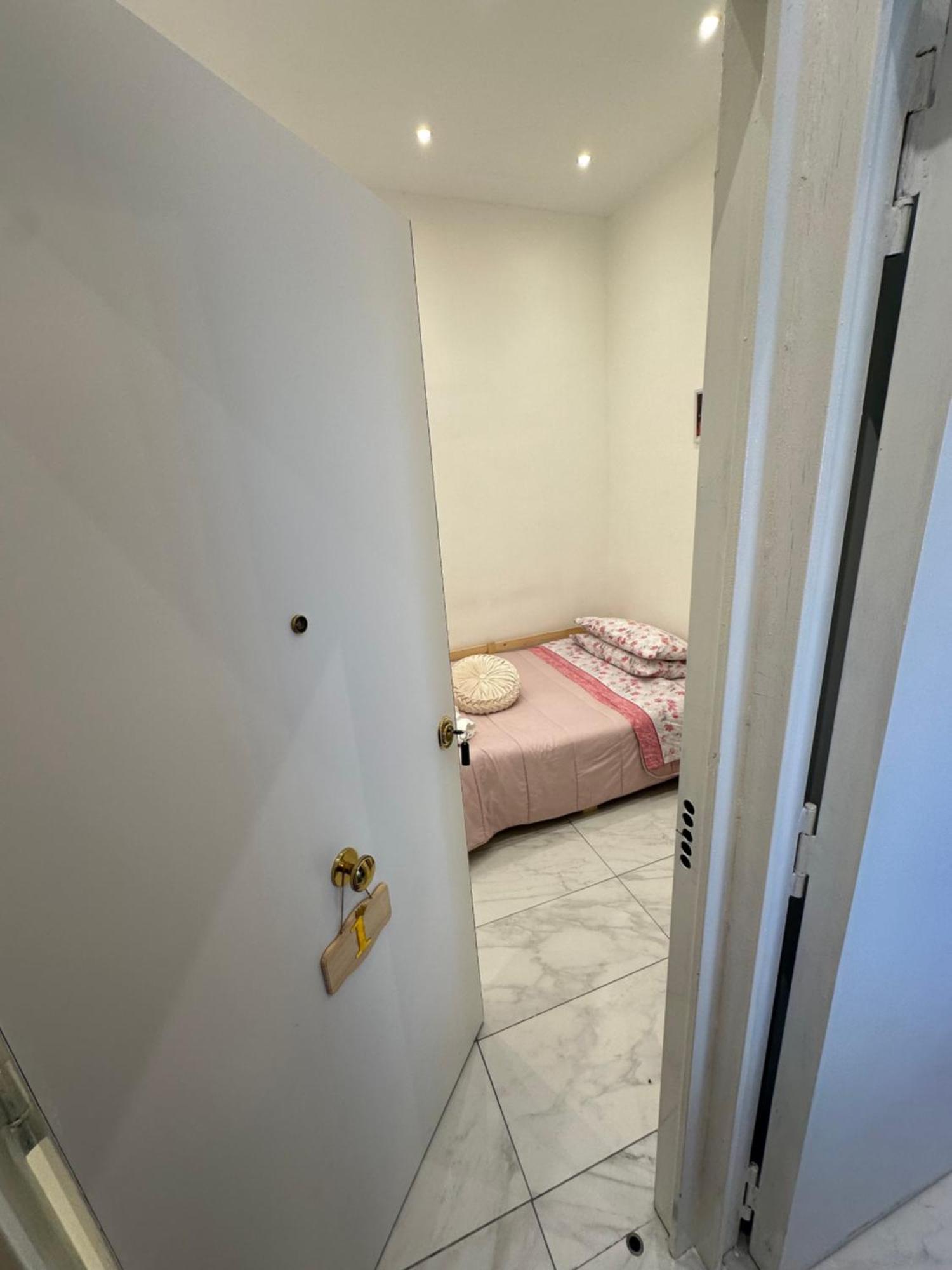 Apartamento Residenza Marvin De Curtis Nápoles Exterior foto